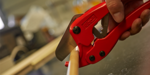 Scissor-Style Pipe Cutter